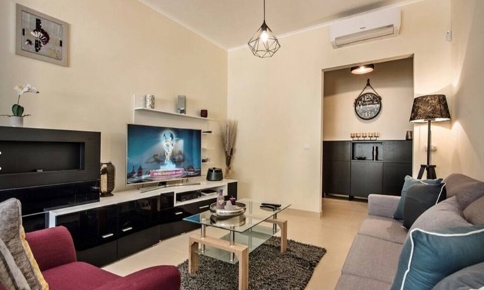 Canada Apartment | 2 bedroom apartment.