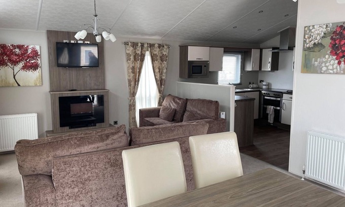 Newton Cabin | 2 Bedroom Sea Front Lodge (Honeysuckle 95, Trecco Bay)
