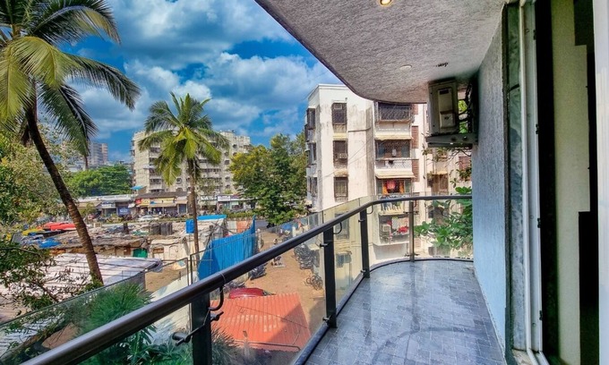 Santacruz Apartment | 2 bedroom service apartment near Mumbai Airport