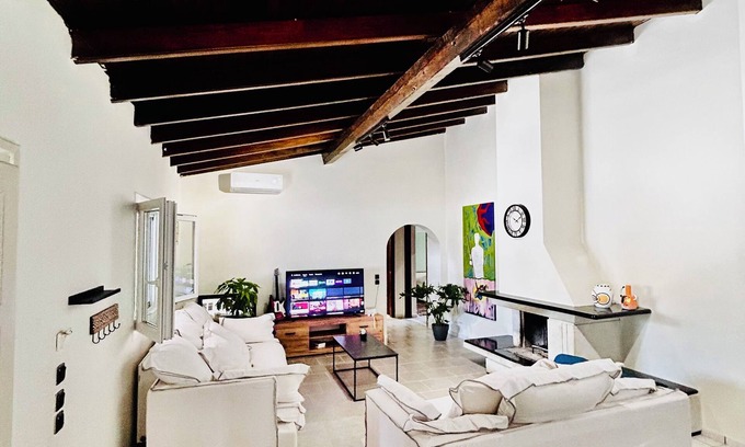 Giannades Cottage | 2-bedroom spacious cottage in top location next to best beaches at Corfu with AC