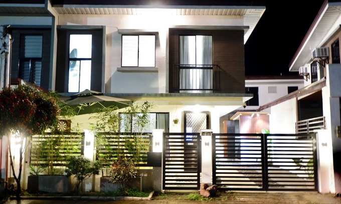 San Pablo House | 2-bedroom stylish house in peaceful San Pablo City with WiFi, AC & Full Kitchen