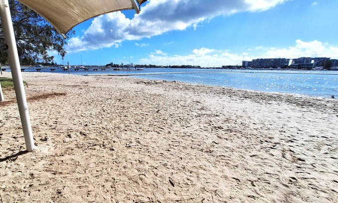 Paradise Point House | 2 bedroom villa close to Broadwater