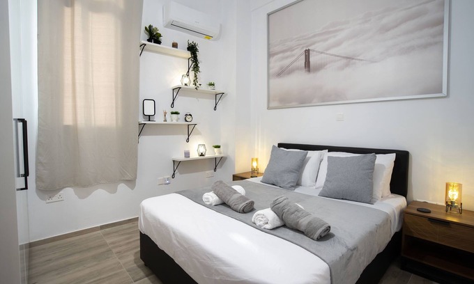 Paphos Apartment | » 2 bedroom with 200m to sea - beach & relax «