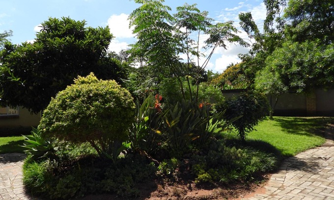 Harare Apartment | 2 Bedroomed Apartment With En-suite and Kitchenette - 2068