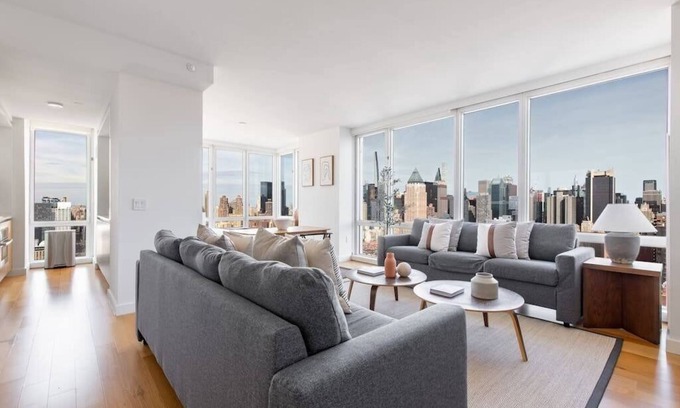 Hell's Kitchen Apartment | 2 beds1.5 bath breathtaking views