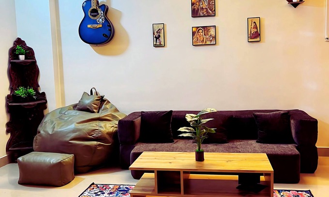 Sigra Apartment | 2 Bhk Apartment with Kitchen, 15 Mins From Kashi Vishwanath Temple & Ghats.