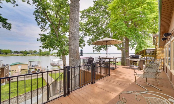 Grove House | 2 Boat Docks Grand Lake Waterfront Home