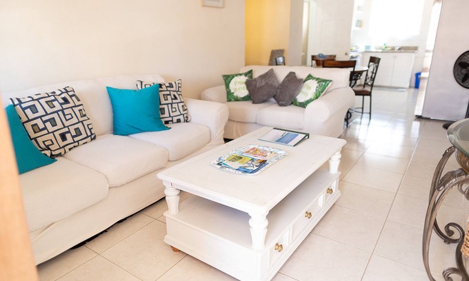 Maxwell Condo | 2 BR Condo with Pool, jacuzzi and beach across the street. 5 star reviews bnb🏝️