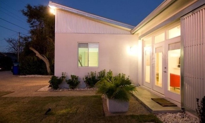 Laguna Beach House | 2 BR with Pool - Casa Mariposa