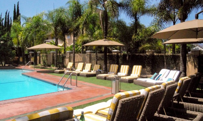 East Hollywood House | 2 Convenient Rooms Near Hollywood Museum, w/Parking, Pets are Welcome!