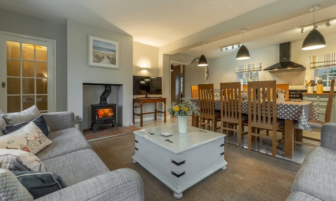 Thornham Cottage | 2 Dix Cottages, Thornham, Norfolk