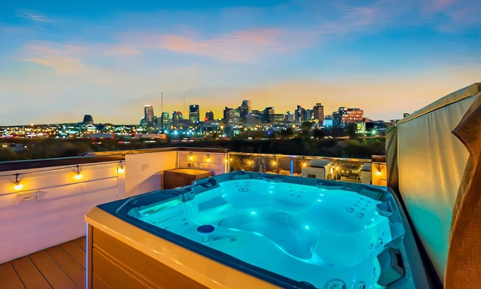 Katie Hill Neighborhood House | 2 Hot Tubs Karaoke Game Room Downtown Nashville