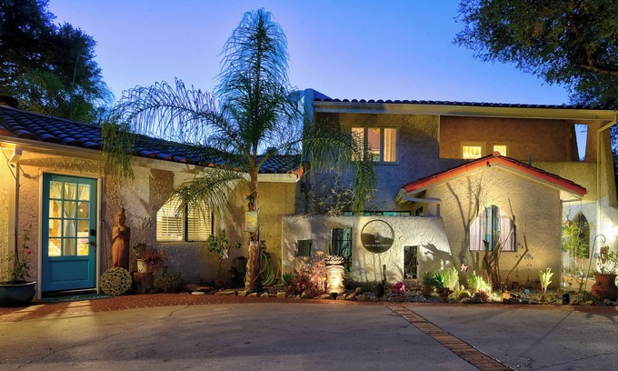 Calabasas House | 2 Luxury Malibu Homes Sleeps 30