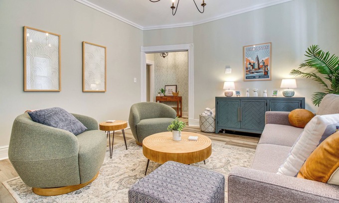 Covington House | 2 Mi to Dtwn Cincinnati: Home w/Fenced Yard!