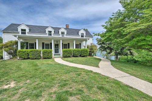 California House | 2 Mi to Lighthouse Waterfront Home with Dock!