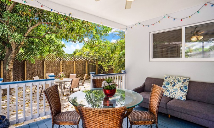 Hallandale Beach House | 2 MILES FROM HALLANDALE & HOLLYWOOD BEACHES, AVENTURA MALL & GULFSTREAM PARK