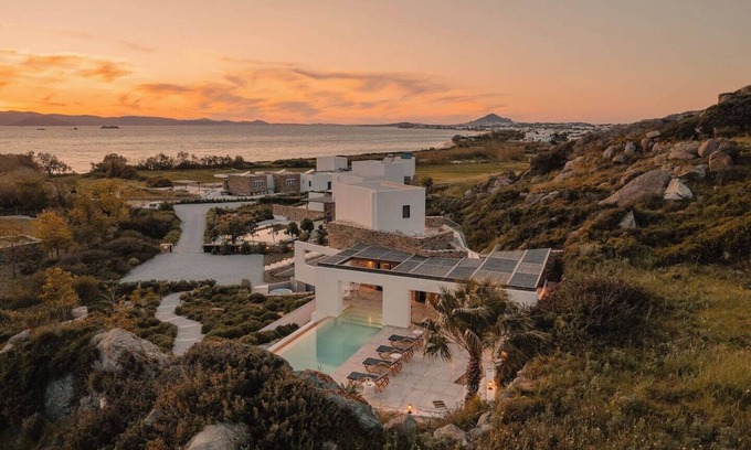 Maragas Villa | 2 minutes walk from the Beach, jacuzzi and infinity pool