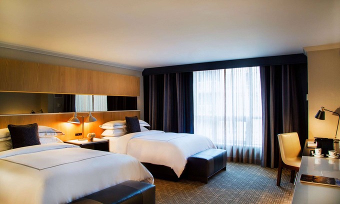Midtown Toronto Hotel | 2 Modern Pet-Friendly Rooms w/Refined Decor Near Subway & Top Attractions