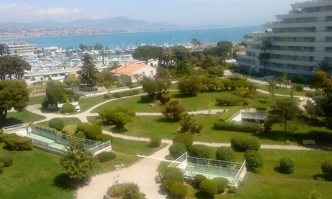 Villeneuve Loubet Beach Apartment | 2 P MARINA BAY OF ANGELS, magnificent sea views and direct access to the beach