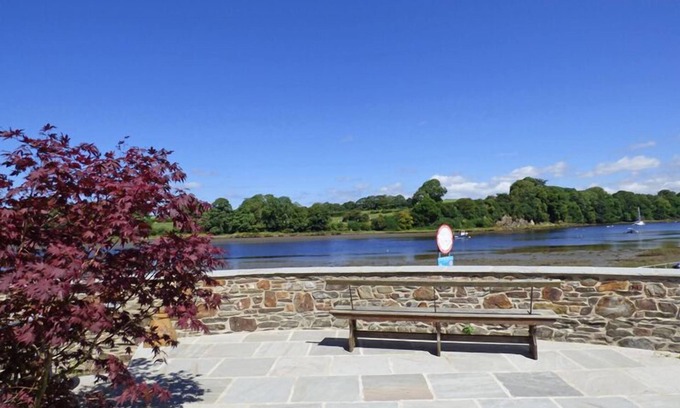 St Dogmaels Cottage | 2 Penally Boathouse Mews, Holiday Cottage St Dogmaels, Sleeps 2, 1 bedrooms, bathrooms