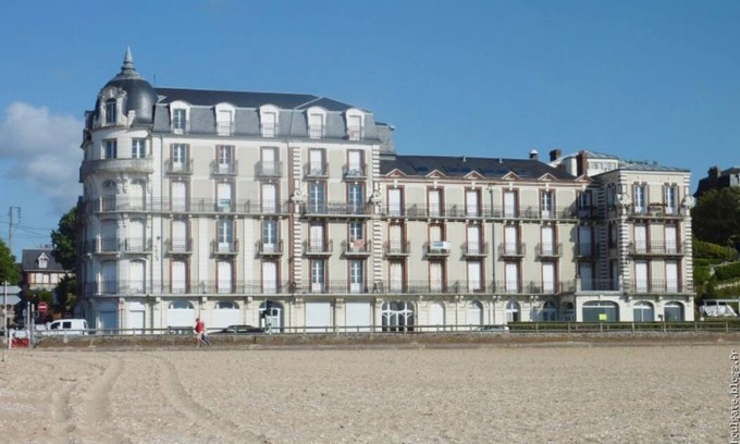 Houlgate Apartment | 2 Pièces LES Pieds Dans L'eau Avec Ascenseur Tout Inclus !
