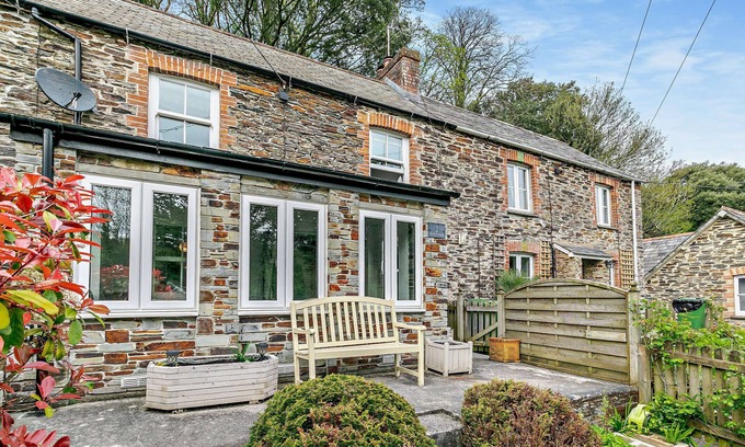 Little Petherick House | 2 Rock Cottages - Two Bedroom House, Sleeps 4