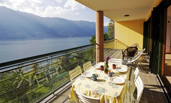 Tronzano Lago Maggiore Apartment | 2-room apartment with large balcony and panoramic view of the lake