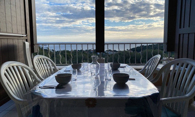 Cap Esterel Apartment | 2-room apartment with terrace and sea view, pool access and parking included