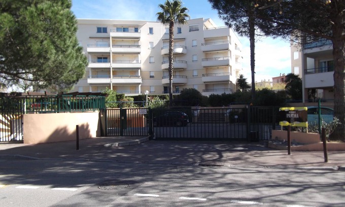 Frejus Plage Apartment | 2 room rental with swimming pool, private parking. 10 minutes walk from the beach