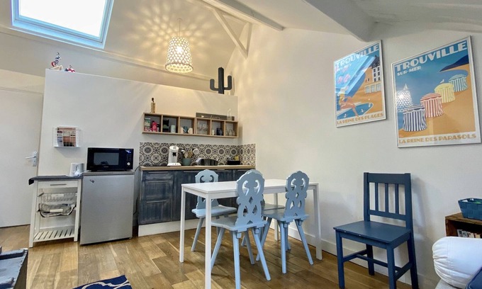 Trouville-sur-Mer Apartment | 2 rooms in the center, pedestrian street, 180m beach