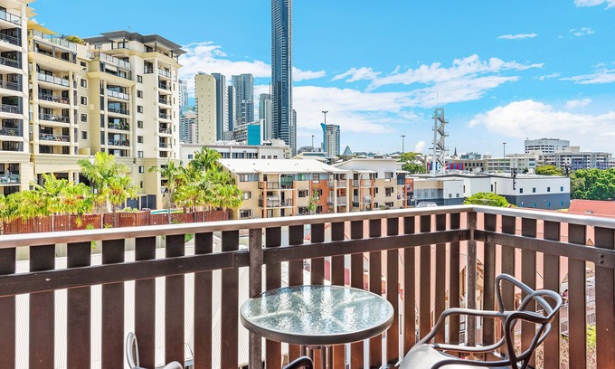 Fortitude Valley Apartment | 2 Seconds to…everything! ~ 1 Bed/1 Bath/1 Car – CBD Views