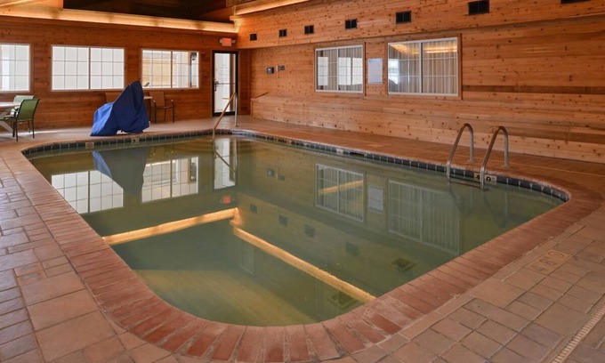 Atlantic Hotel | 2 Spacious Rooms w/Friendly Staff and Complimentary Breakfast Near Highway 6