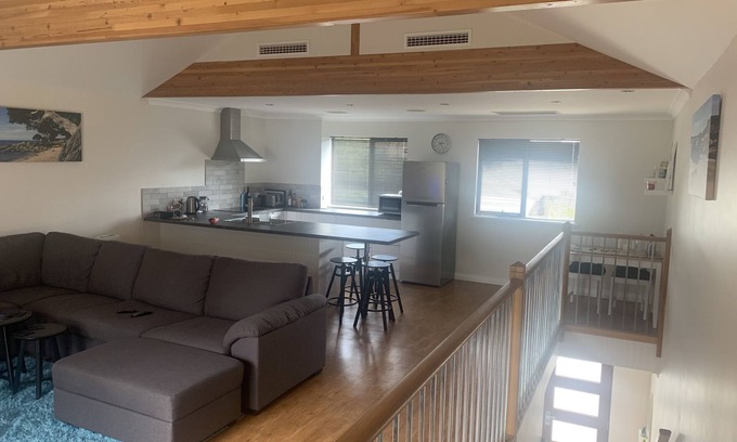 Connolly House | 2 Storey, 1 bed accomodation close to local amenities.