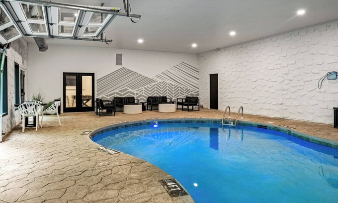 Caton House | 2 Suites | Indoor Heated Pool, Spa, Game Room, Firepits, Corn Hole, Bocce Ball