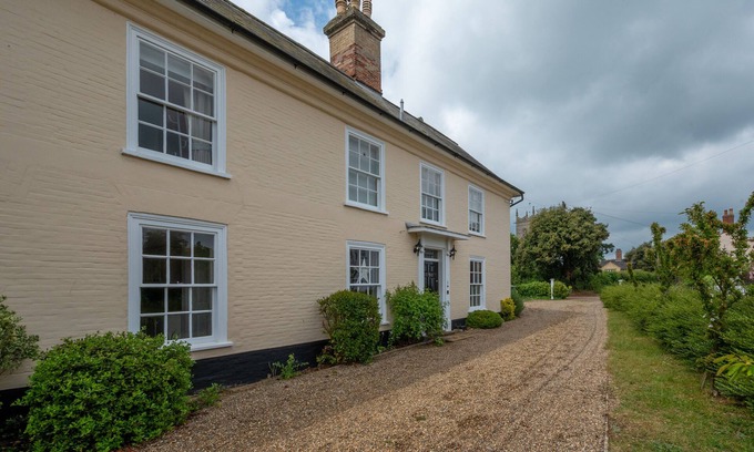 Wangford House | 2 The Old Vicarage - Four Bedroom House, Sleeps 8