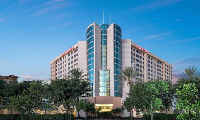 Anaheim Resort House | 2 Units - Resort-Style Stay Near Disneyland, OC Beaches & Anaheim Convention