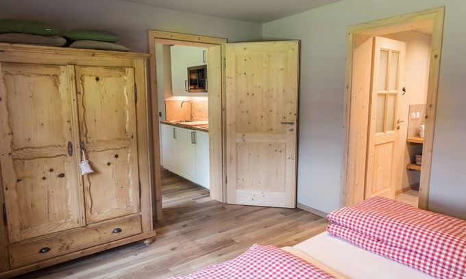 Entfelden Apartment | (2) Zwei-Raum-Ferienwohnung 30 qm, Dusche/WC, Küche, Terrasse u. Garten