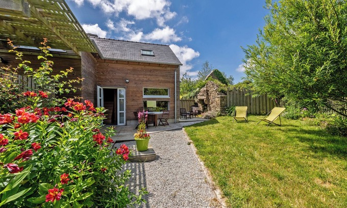 Goulven Cottage | -20% from 16.08->06.09.As in a country cottage facing Goulven Bay.