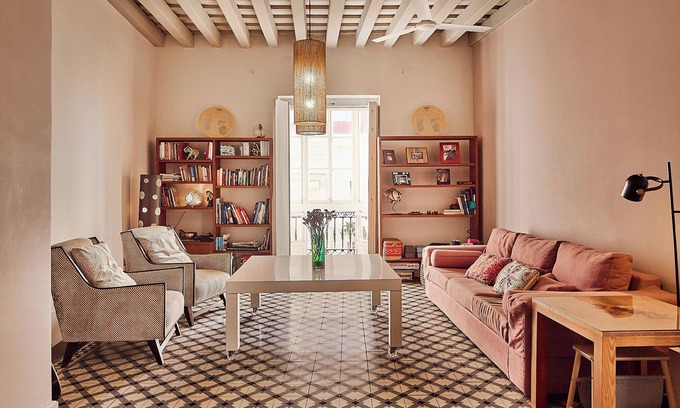 Old Town Apartment | 200 m² 3-bedroom family home featuring a lookout private tower with 360º view