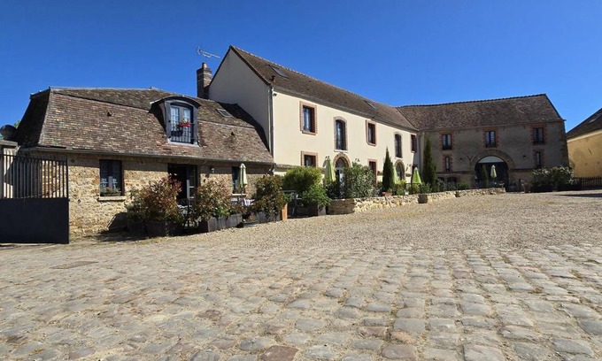 Mareil-le-Guyon Cottage | 200 m² Cabin ∙ 4 bedrooms ∙ 9 guests