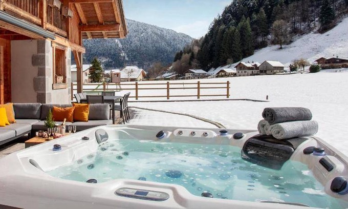 Thones Ski Chalet | 200 m² Chalet ∙ 5 bedrooms ∙ 12 guests