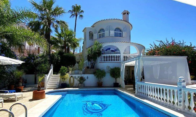 Torreblanca House | 200 m² House ∙ 4 bedrooms ∙ 10 guests