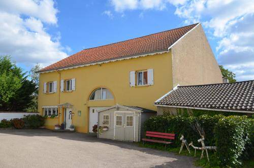 Bazoncourt House | 200 m² House ∙ 5 bedrooms ∙ 8 guests