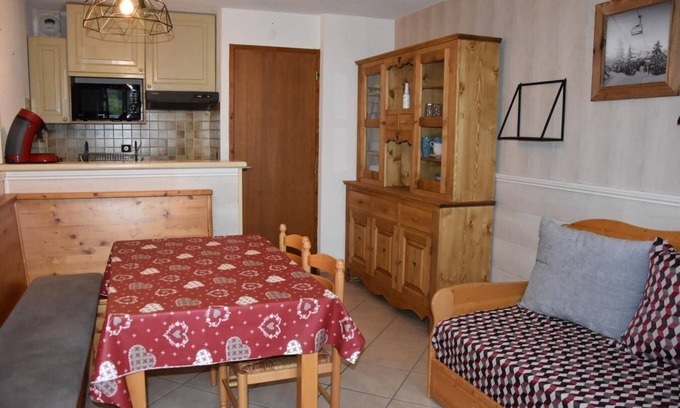 Pralognan-la-Vanoise Apartment | 200m from ski slopes, Ground floor, terrace, tv, ski locker, 27m², Pralognan-la-Vanoise