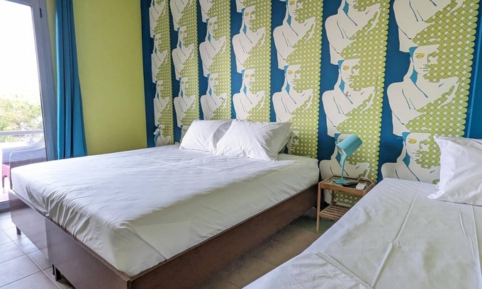 Kamena Vourla House | 202 | Okeania 3 persons 1st floor Seafront Room