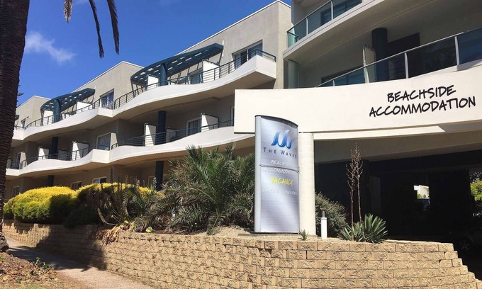 Cowes Apartment | 203 AT THE WAVES