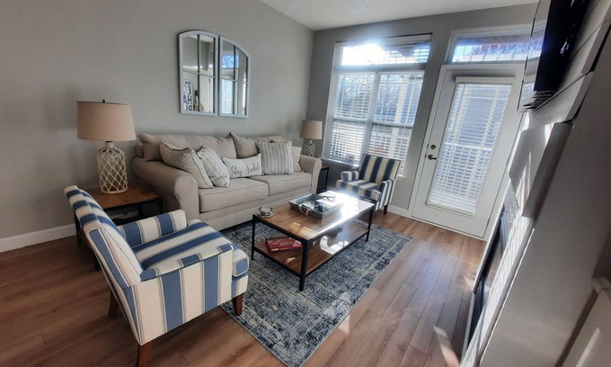 Delavan Lake Condo | 203 - Cozy One Bedroom Condo w/Water Views from Balcony