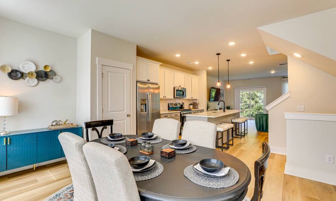 Goose Creek Apartment | 206 m² Apartment ∙ 3 bedrooms ∙ 6 guests
