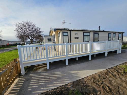 Burnham-on-Sea Apartment | 208 Holiday Resort Unity Brean 6 berth Passes optional No pets