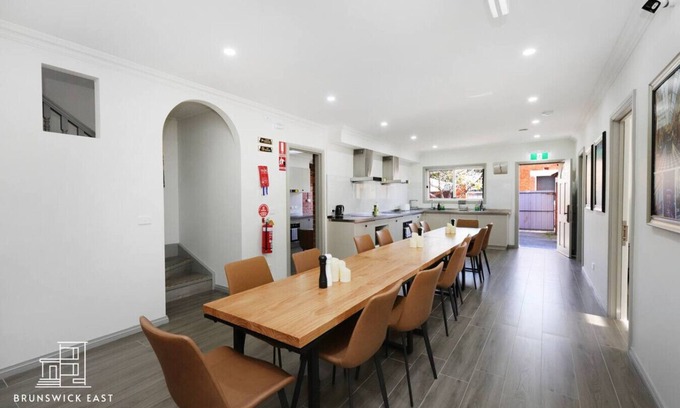 Brunswick East Hotel | 208 Luxe Queen Bedroom w/Private Ensuite Fast WiFi 24/7 Security 18 mins tram to CBD